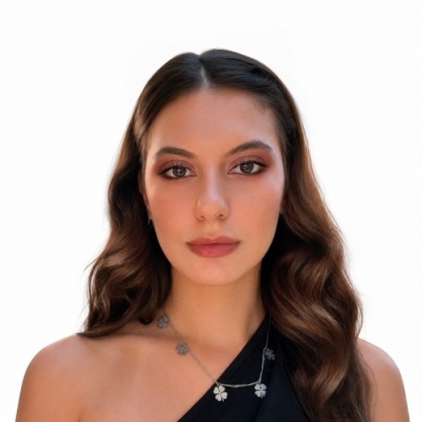 Irmak Ayan